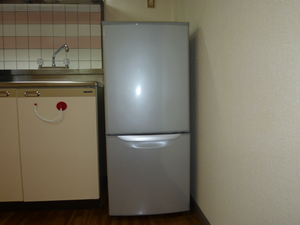 全室に冷蔵庫付　約135ℓ　ご不要の場合には、入居時撤去します